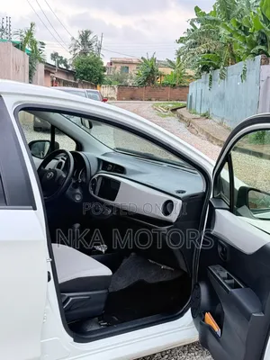 Toyota Vitz 2012 White