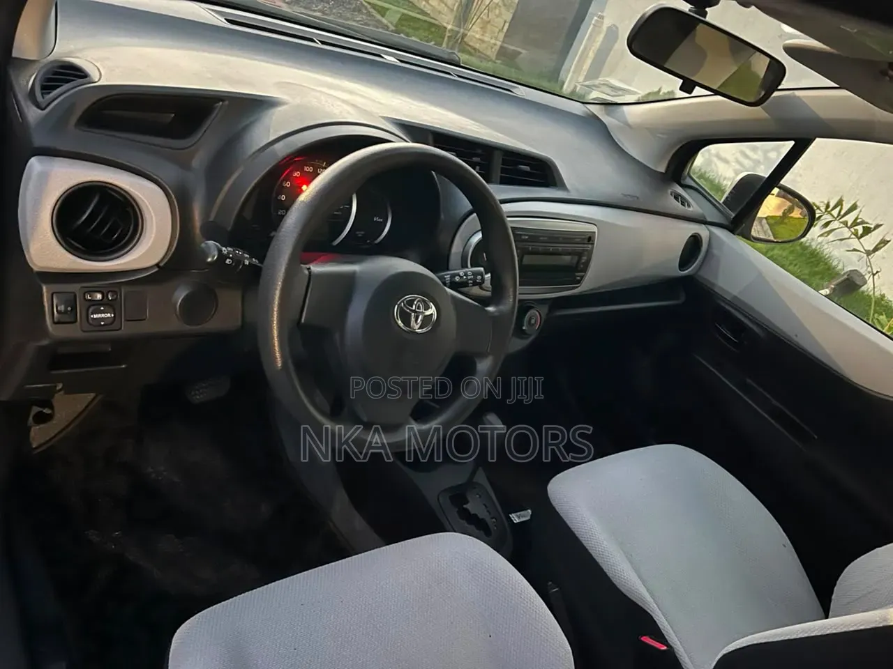 Toyota Vitz 2012 White