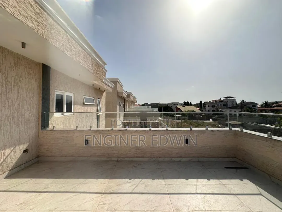 4bdrm Townhouse/Terrace in Burma Camp for sale