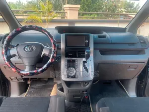 Toyota Voxy 2010 Black