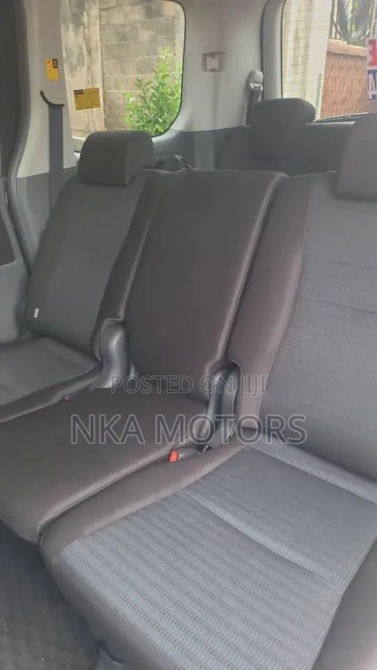 Toyota Voxy 2010 Black