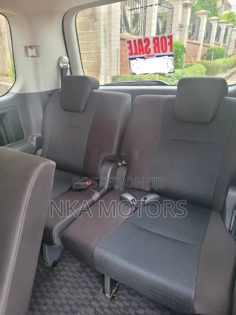 Toyota Voxy 2010 Black