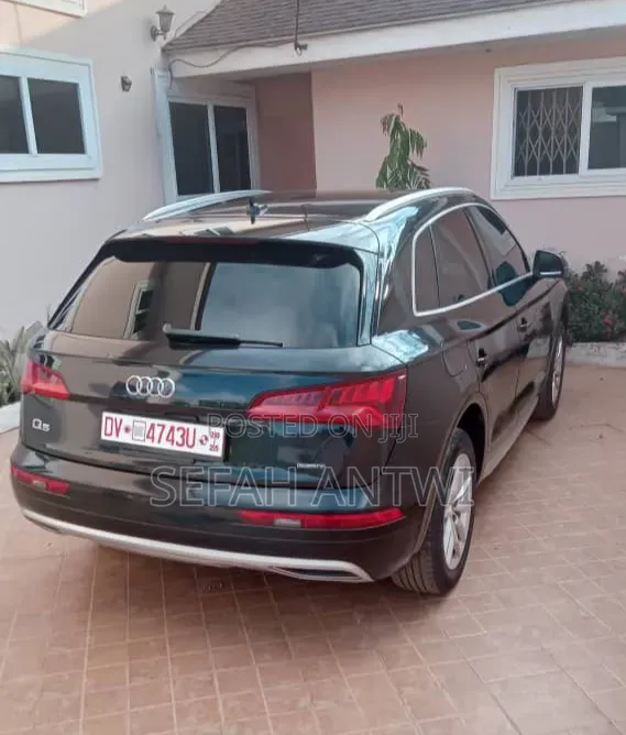 Audi Q5 45 Premium AWD quattro 2020 Black