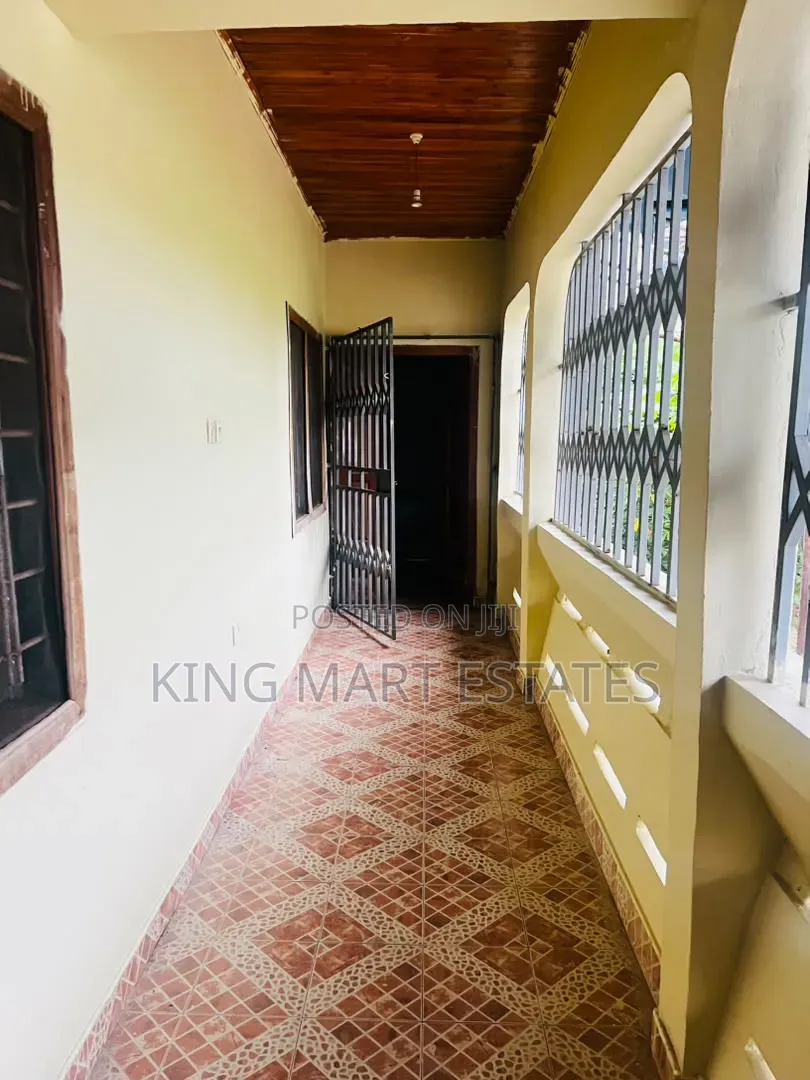 3bdrm Apartment in Fumesua - Kyerekrom, Kumasi Metropolitan for rent