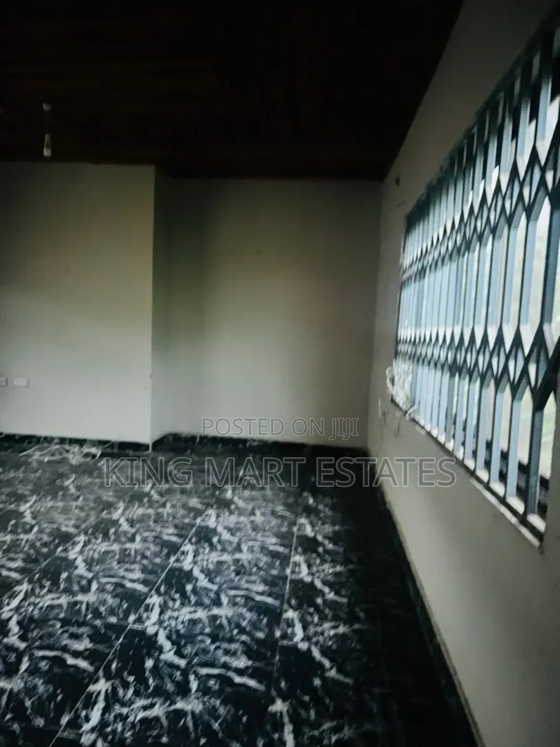 3bdrm Apartment in Fumesua - Kyerekrom, Kumasi Metropolitan for rent