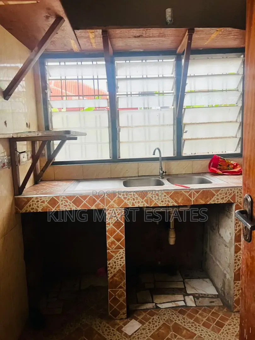 3bdrm Apartment in Fumesua - Kyerekrom, Kumasi Metropolitan for rent