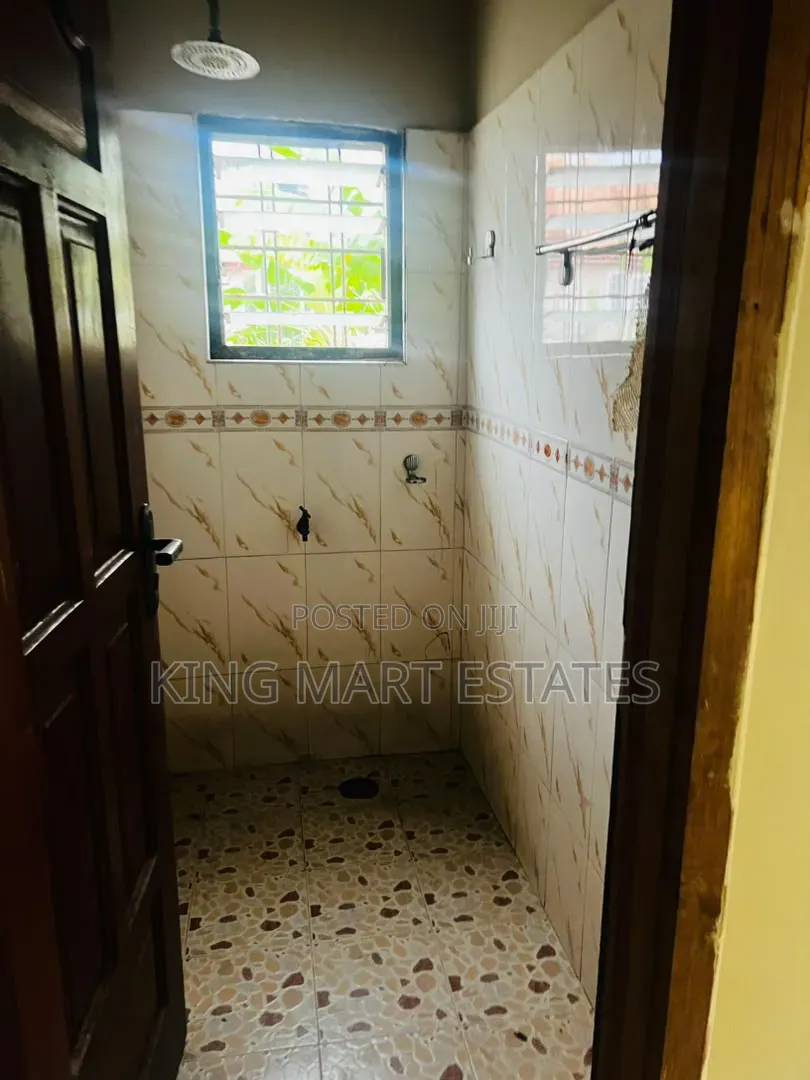 3bdrm Apartment in Fumesua - Kyerekrom, Kumasi Metropolitan for rent