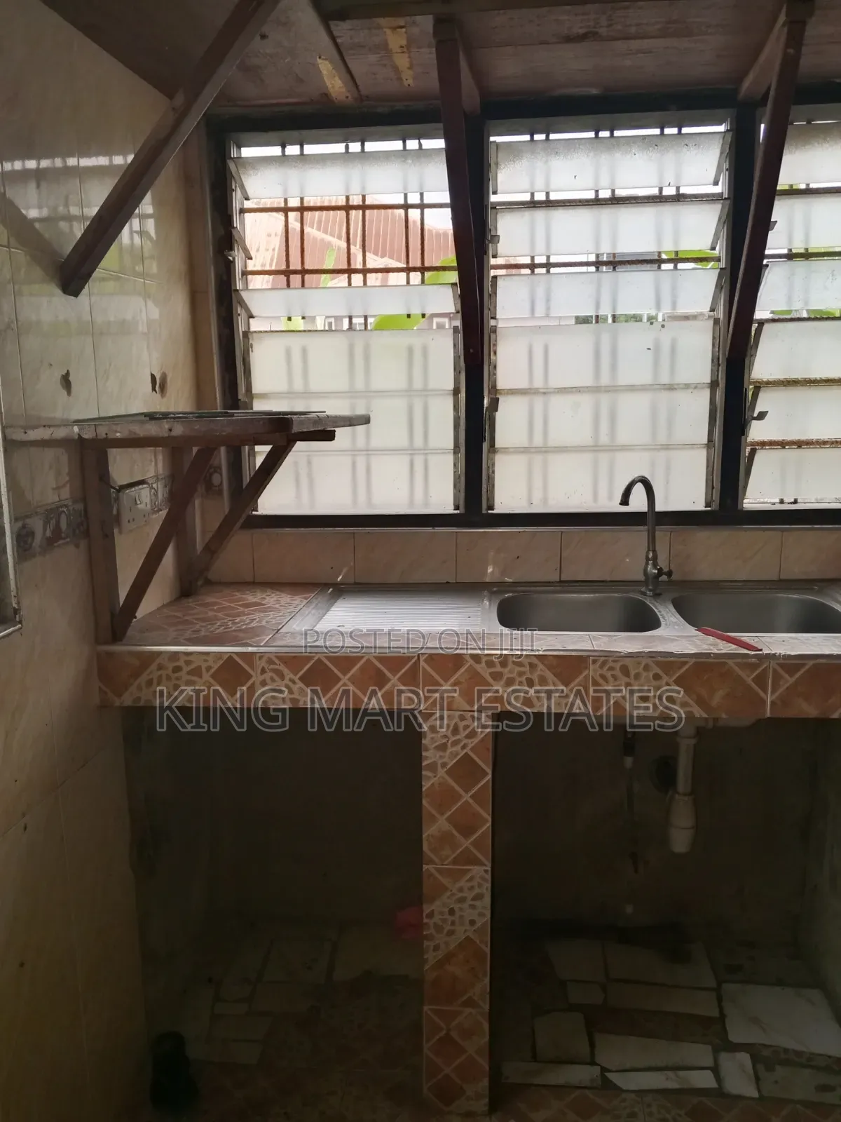3bdrm Apartment in Fumesua - Kyerekrom, Kumasi Metropolitan for rent