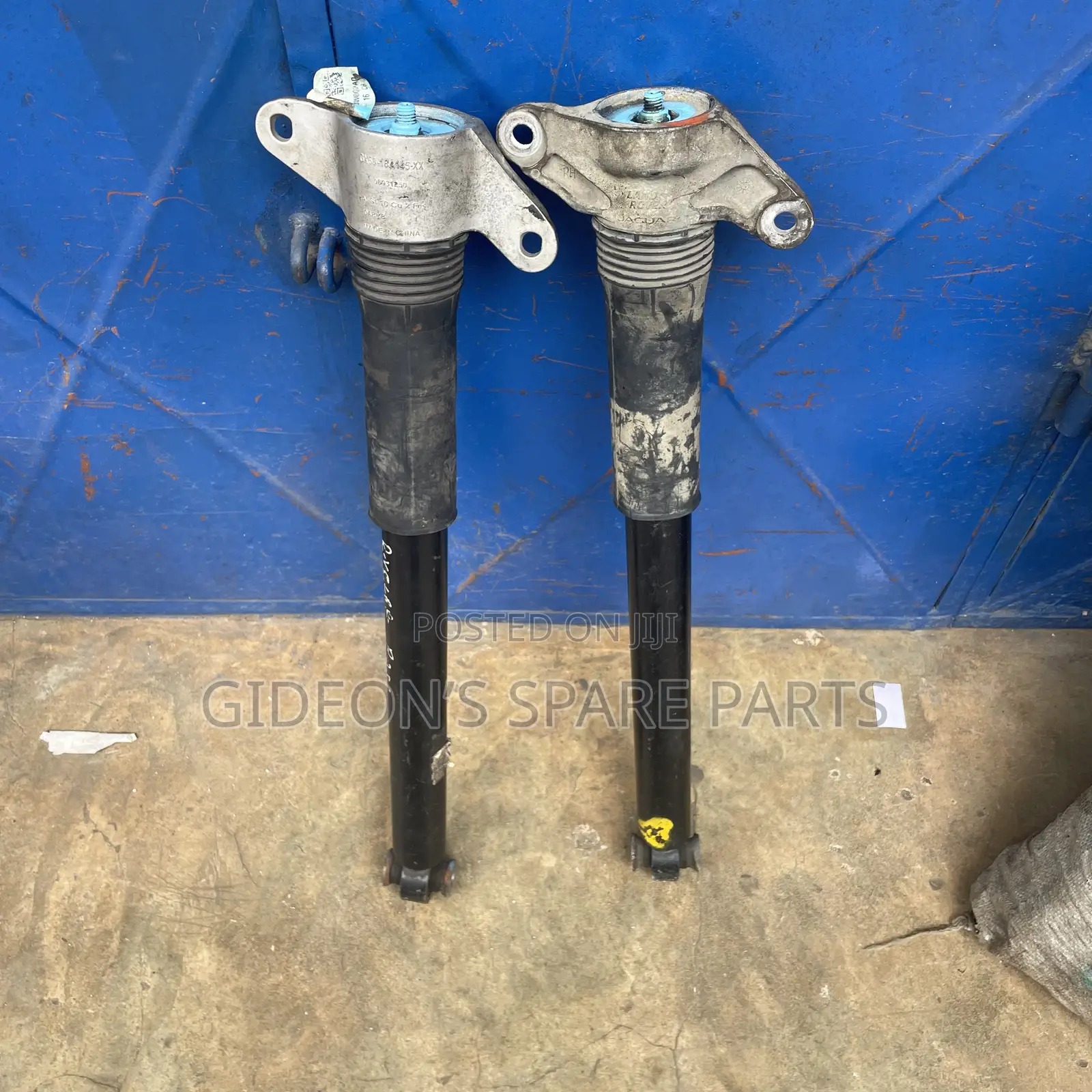 Land Rover Range Rover Velar Manual Type Back Shocks Absorbers