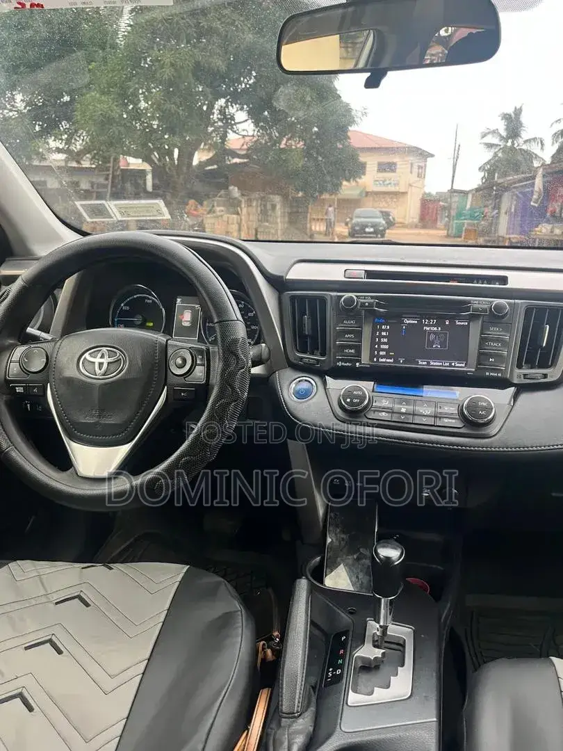 Toyota RAV4 Hybrid 2018 White