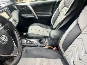 Toyota RAV4 Hybrid 2018 White