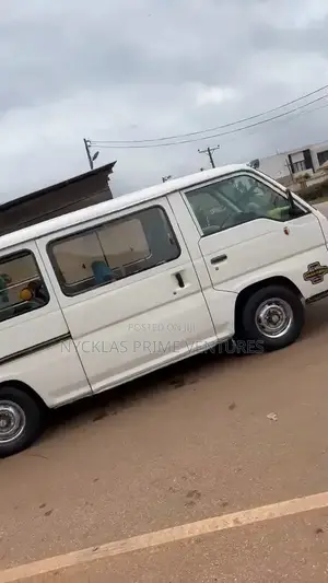 Nissan Caravan (Urvan) 1999 White