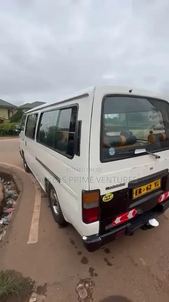 Nissan Caravan (Urvan) 1999 White