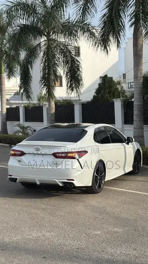 Toyota Camry XSE FWD (2.5L 4cyl 8AM) 2018 White