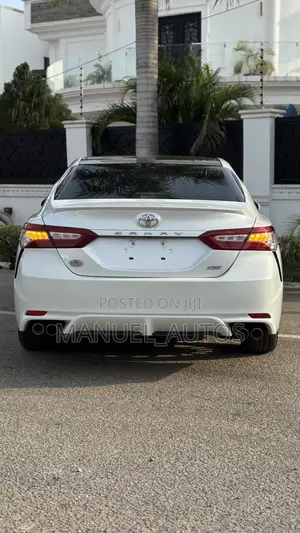 Toyota Camry XSE FWD (2.5L 4cyl 8AM) 2018 White