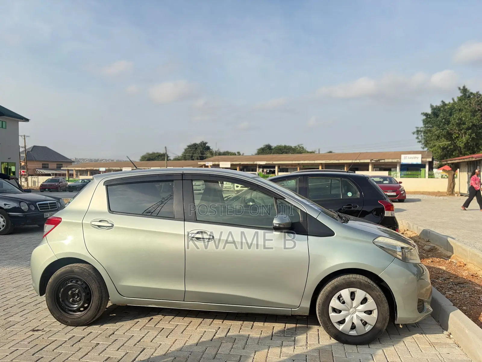 Toyota Vitz 1.3 AWD 5dr 2012 Gray