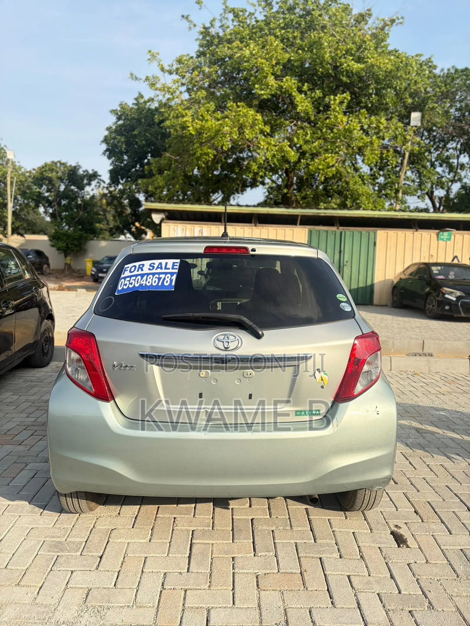 Toyota Vitz 1.3 AWD 5dr 2012 Gray