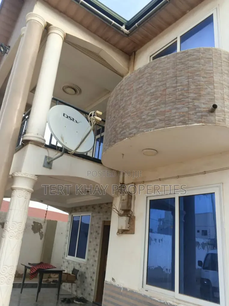4bdrm House in Madina Estate for sale