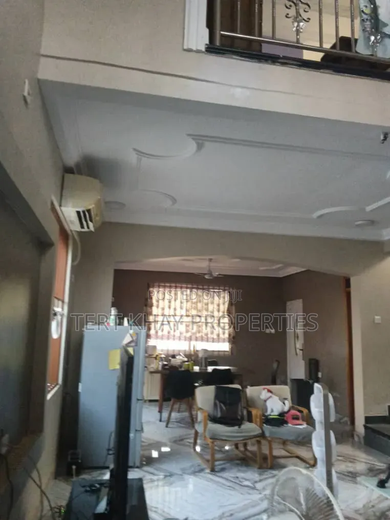 4bdrm House in Madina Estate for sale