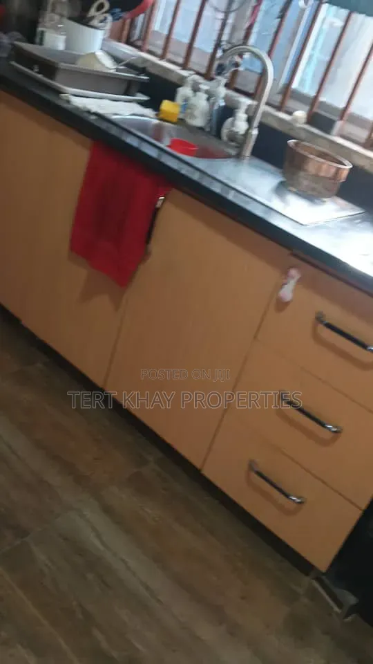 4bdrm House in Madina Estate for sale