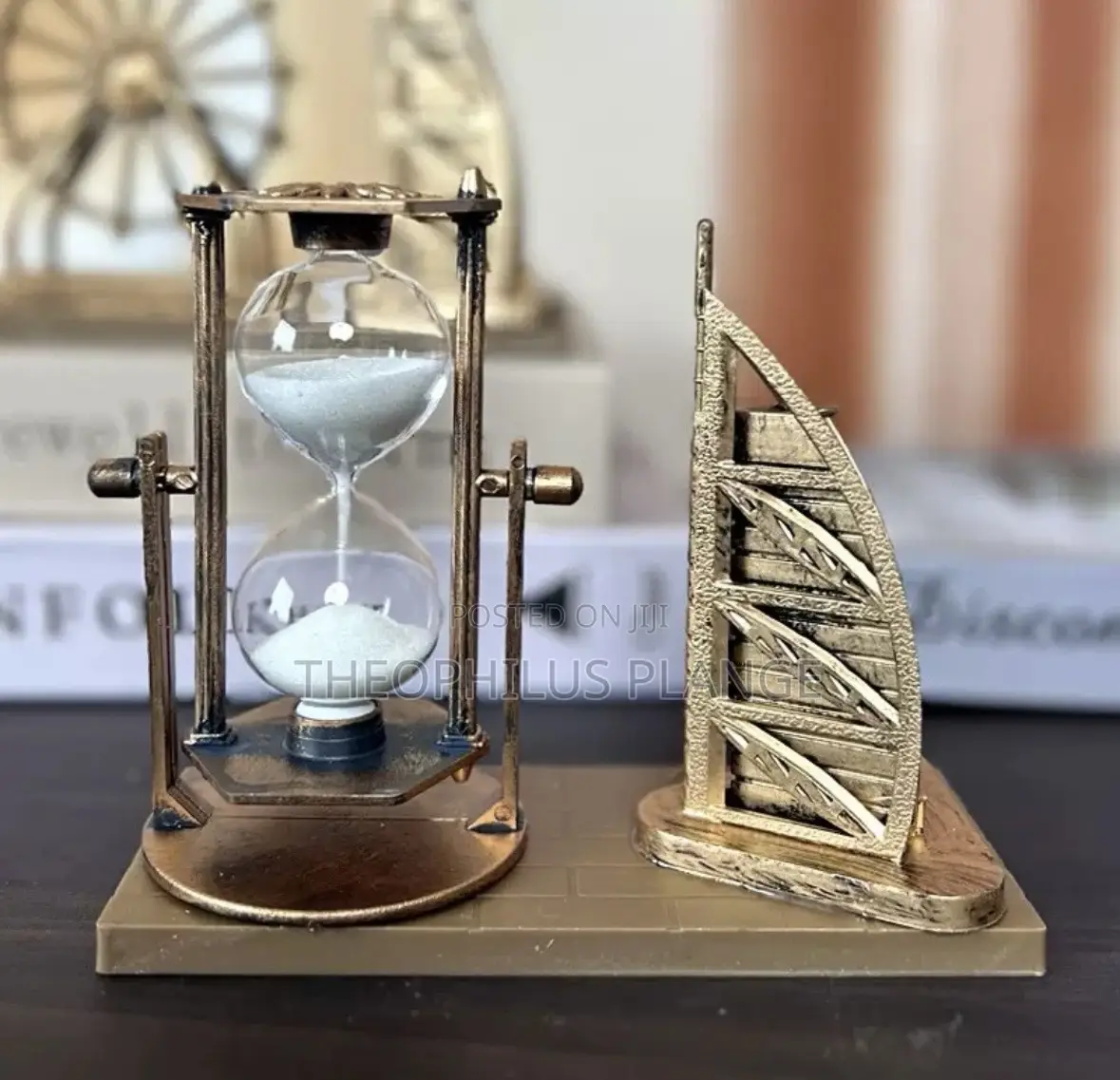 Quicksand Hourglass Table Artifact / Room Decor
