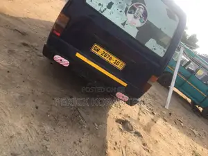 Nissan Caravan (Urvan) 2005 Blue