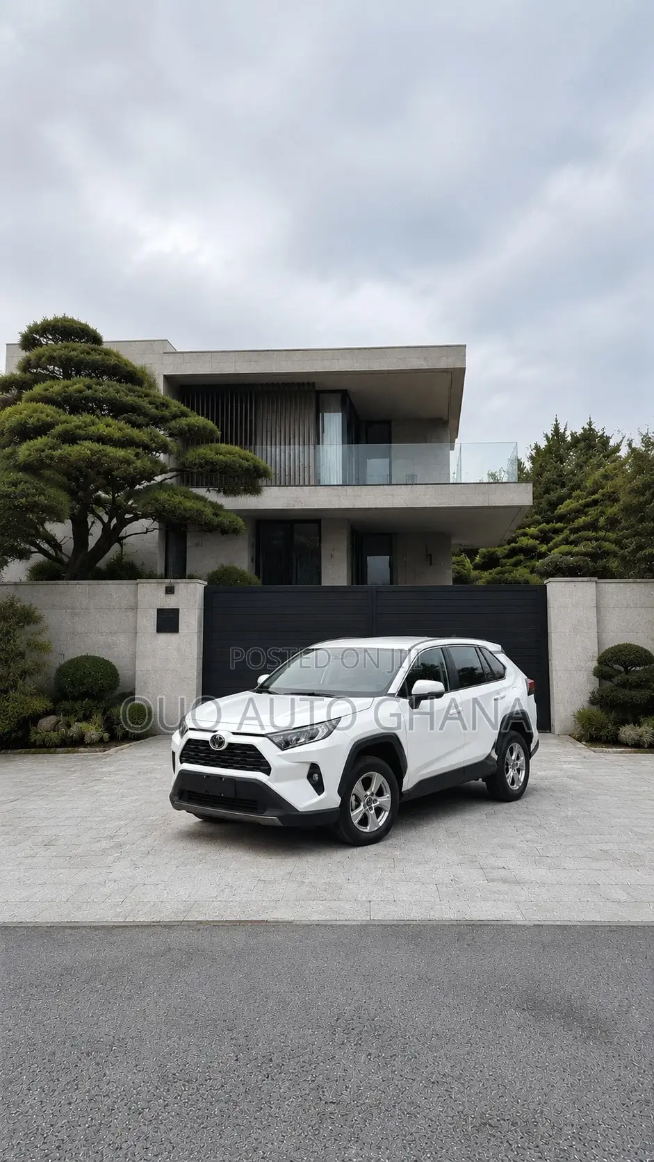 Toyota RAV4 2024 White