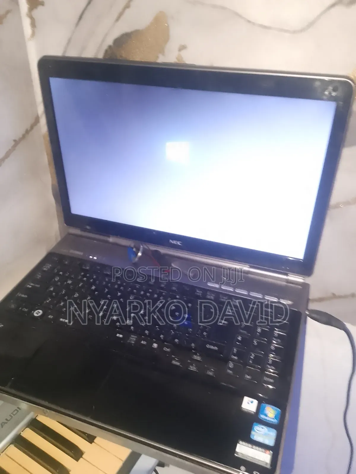 Laptop NEC 4GB Intel Core i5 HDD 700GB