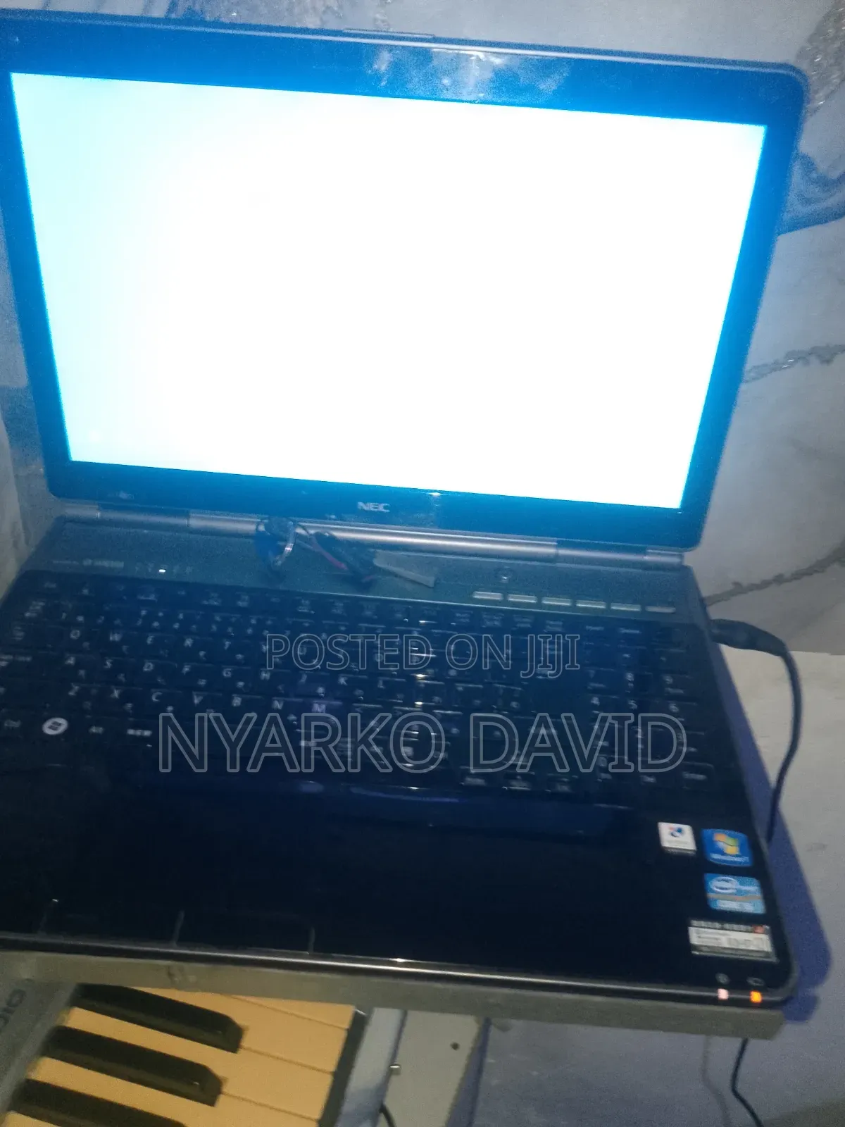 Laptop NEC 4GB Intel Core i5 HDD 700GB