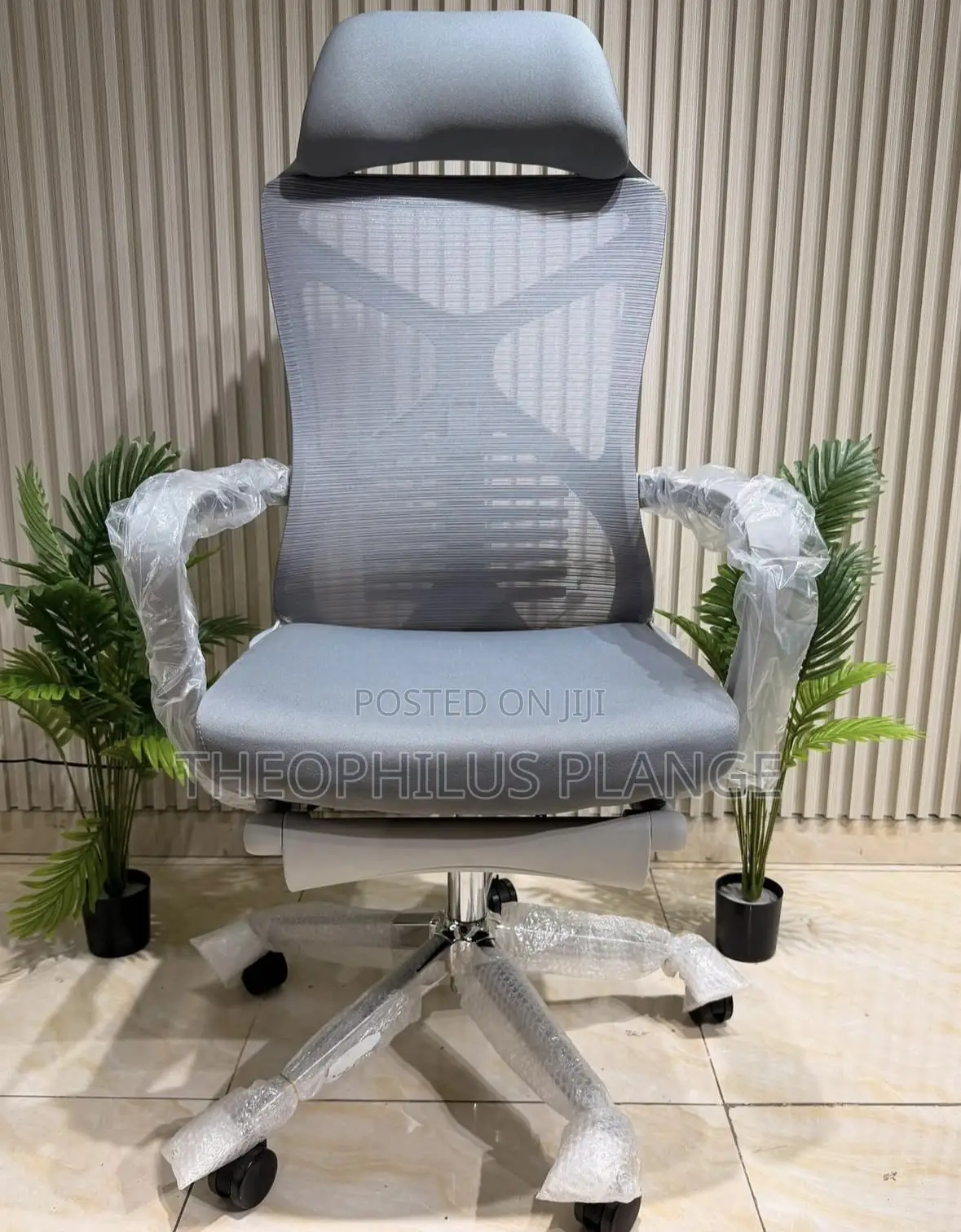 High Back Ergonomic Office Chair With Leg Rest