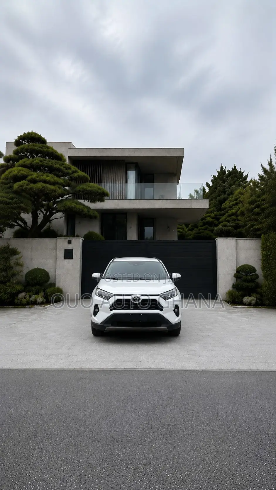 Toyota RAV4 2024 White