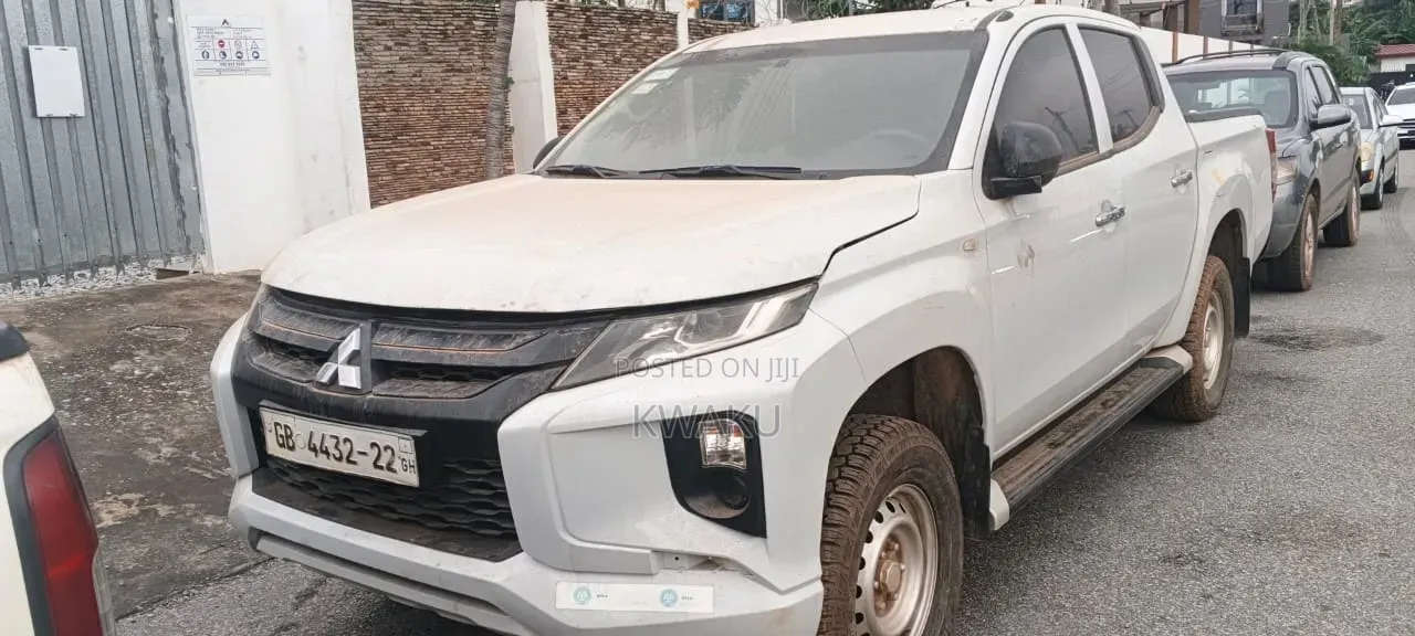 Mitsubishi L200 2022 White