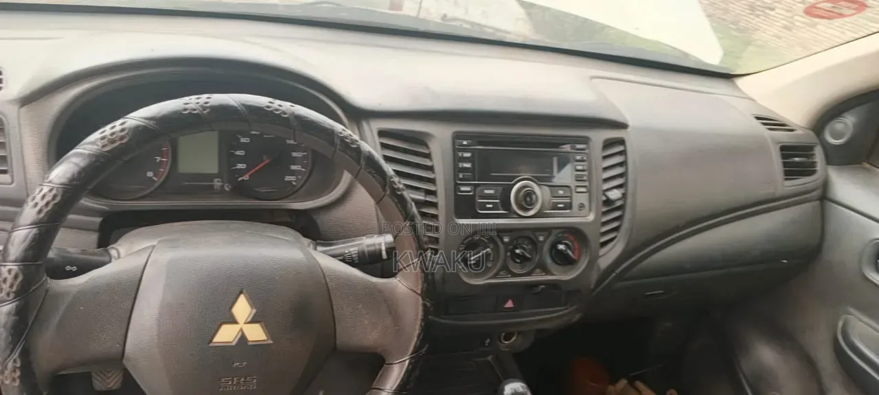 Mitsubishi L200 2022 White