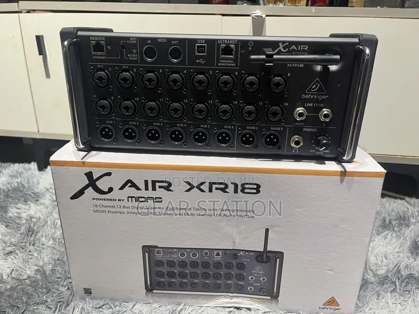 Behringer XR18 Mixing Console