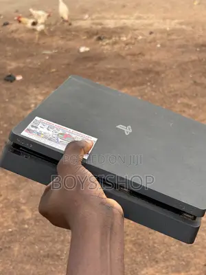 PlayStation 4 Slim