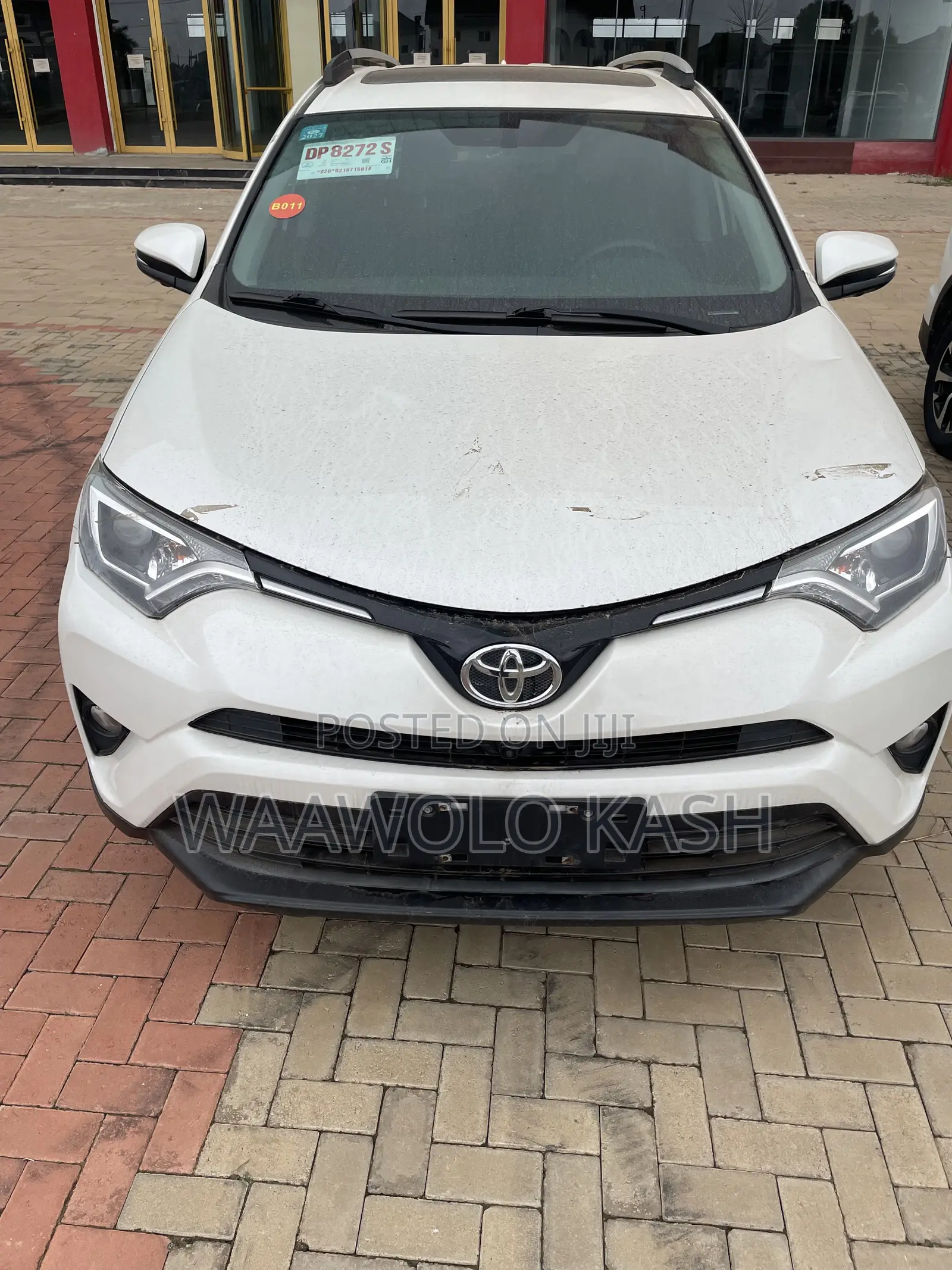 Toyota RAV4 LE FWD 2019 White