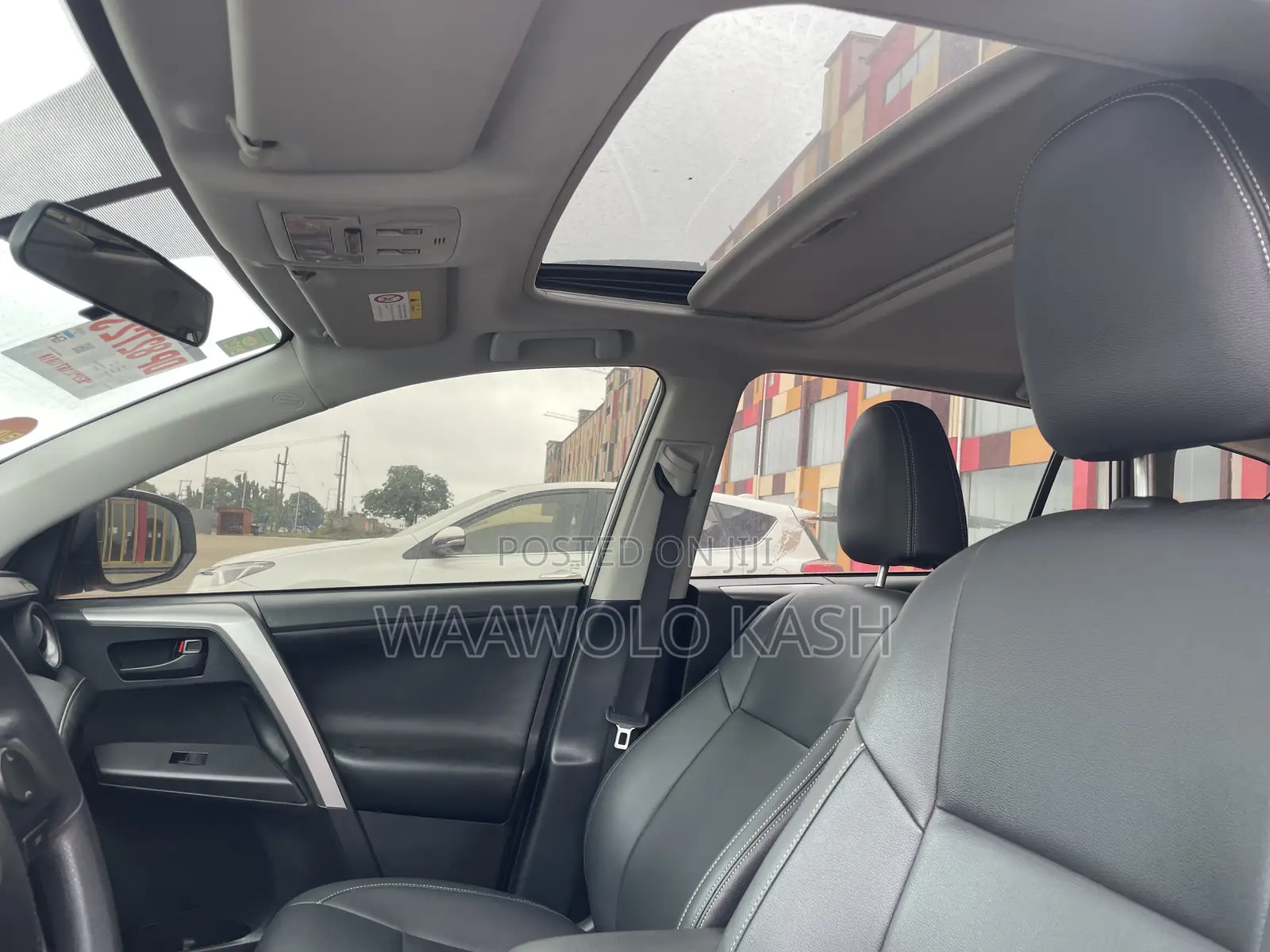 Toyota RAV4 LE FWD 2019 White