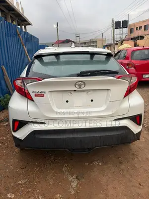 Toyota C-HR XLE FWD 2019 White