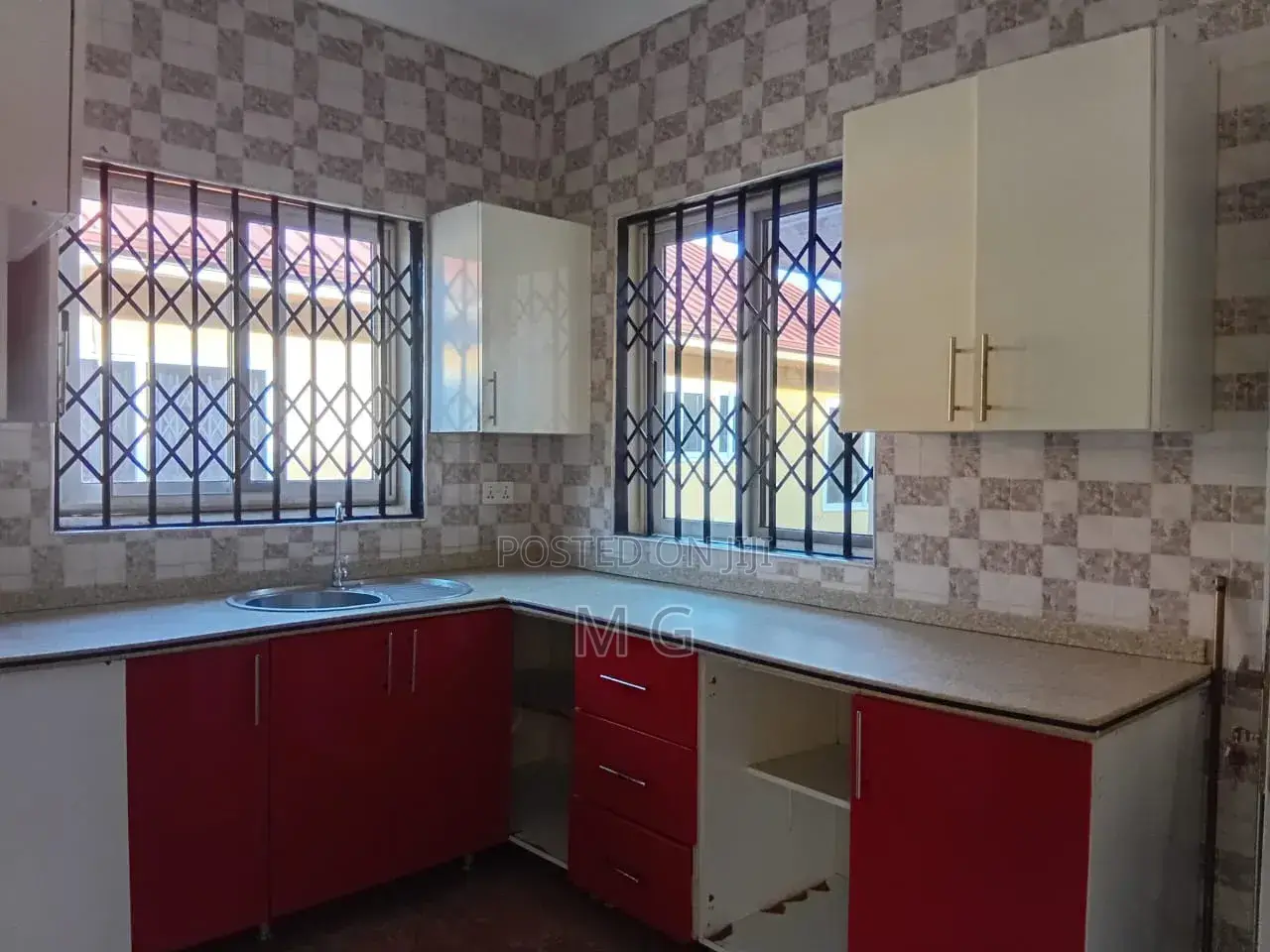 2bdrm Apartment in Savana, Community 25 for rent