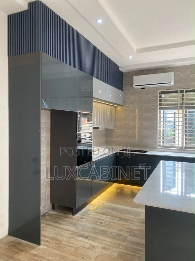 Customize Kitchen Cabinets