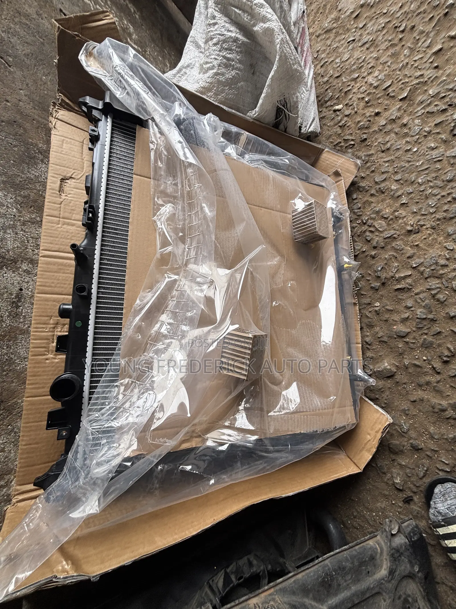 2022 2023 2024 2025 Toyota Tundra Radiator/Water Tank