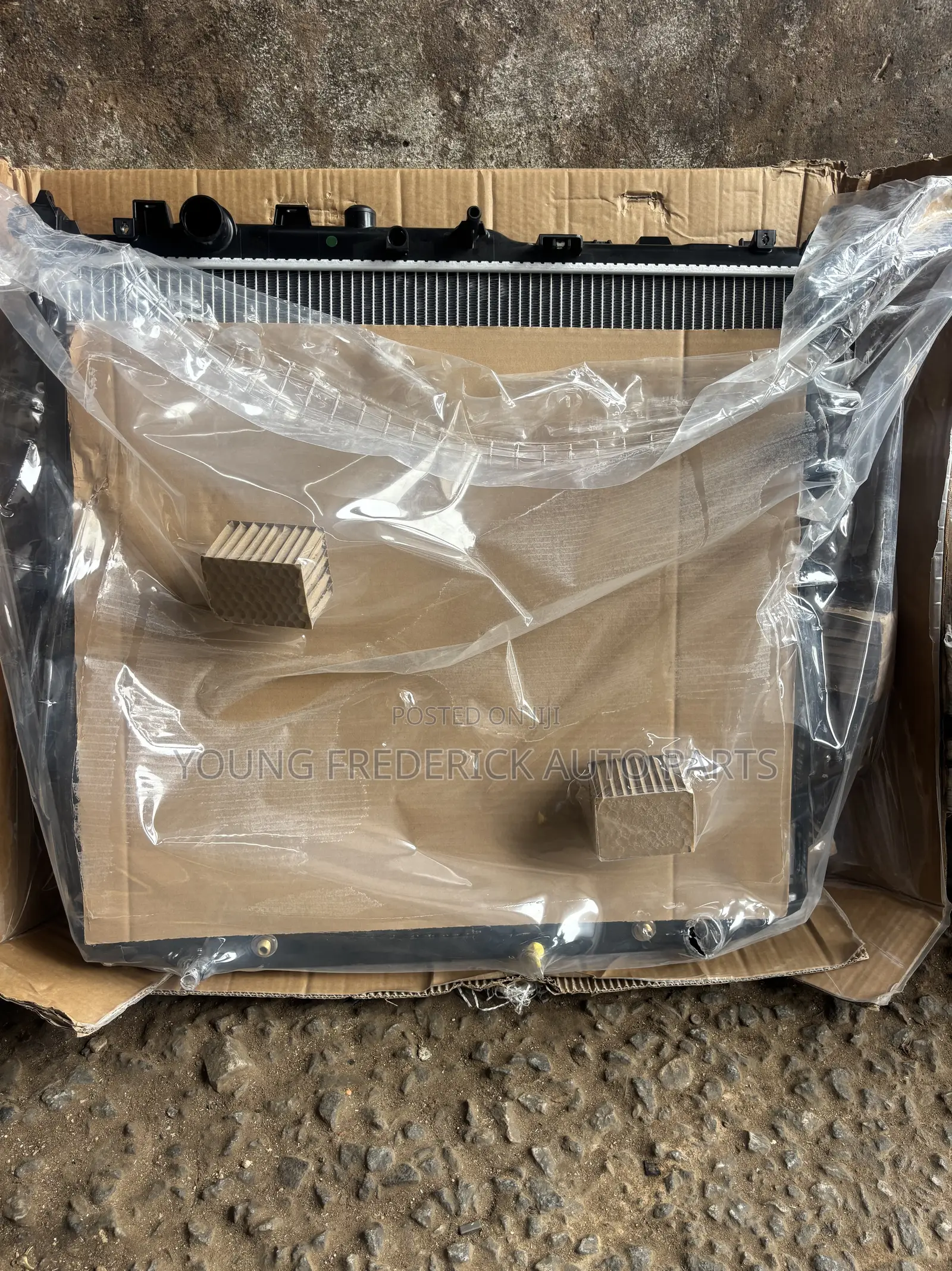 2022 2023 2024 2025 Toyota Tundra Radiator/Water Tank
