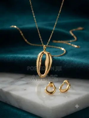 The Golden Cowrie 3pcs Jewelry Set