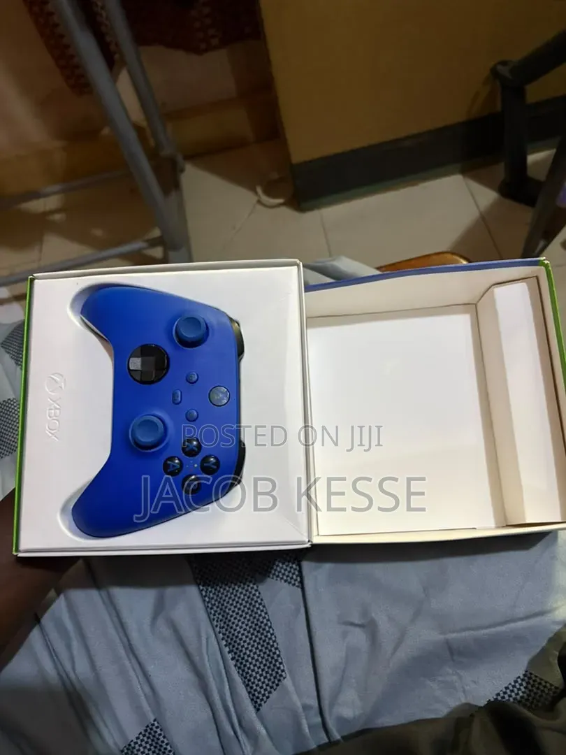 Xbox Series Controller in Box