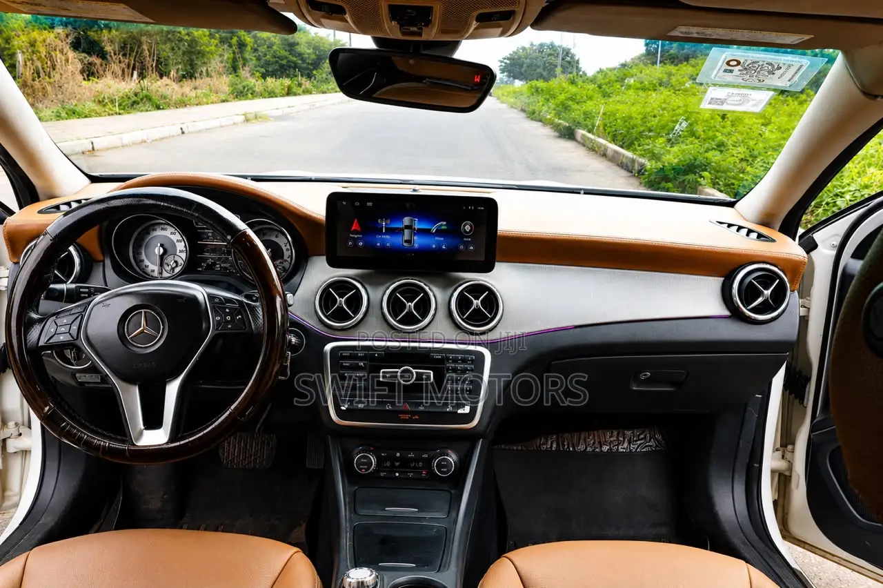 Mercedes-Benz GLA 250 2015 White