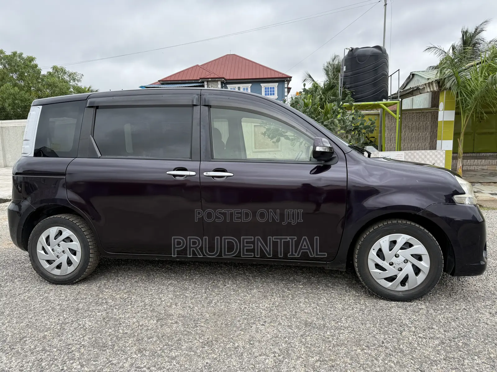 Toyota Sienta 2013 Black