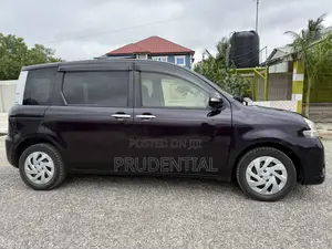Toyota Sienta 2013 Black