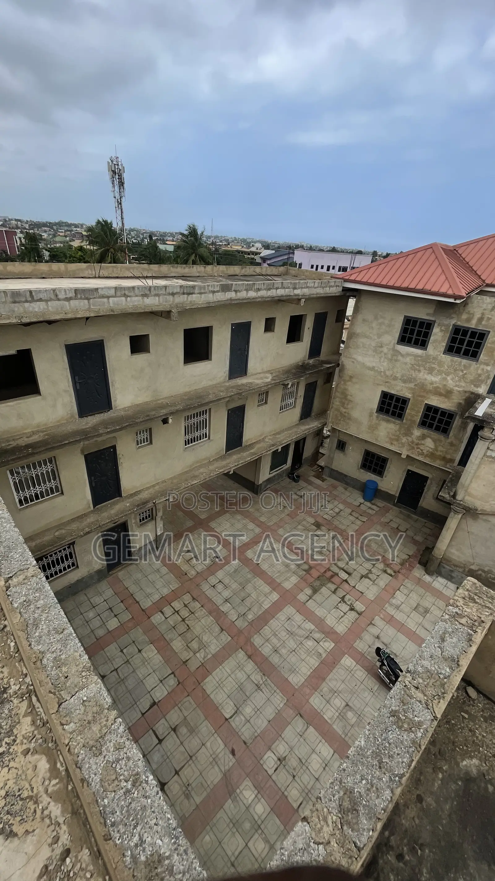 2bdrm Mansion in Spintex for sale