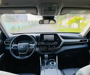 Toyota Highlander LE AWD 2023 Black