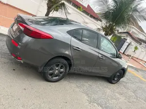 Toyota Yaris 2019 Gray